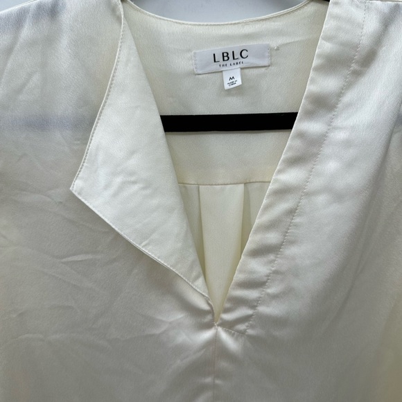 NWOT M LBLC THE LABEL ANNIE V-neck satin woman quiet luxury corpcore blouse - Picture 5 of 12